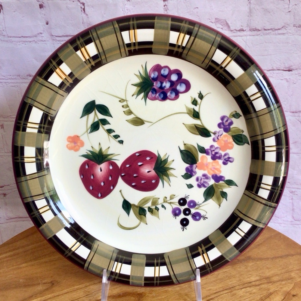 Vintage Oneida Strawberry Plaid Dinner Plate